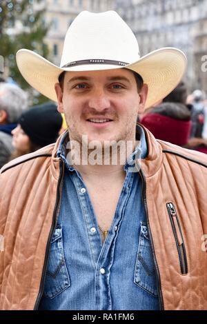 London, Großbritannien. 30 Dez, 2018. Kaleb Lee, London's New Year's Day Parade, Trafalgar Square, London.UK Credit: michael Melia/Alamy leben Nachrichten Stockfoto