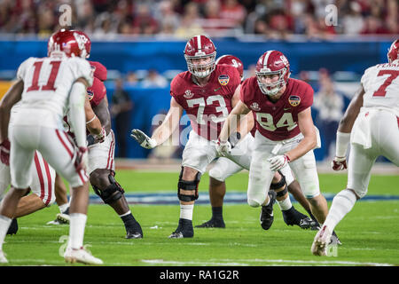 Florida, USA. 29 Dez, 2018. Alabama Crimson Tide Offensive Lineman Jona Williams (73) sieht gegen die Oklahoma Sooners während der 2018 Capital One Orange Bowl im Hard Rock Stadium am 29 Dezember, 2018 Block in Florida. Credit: Travis Pendergrass/ZUMA Draht/Alamy leben Nachrichten Stockfoto