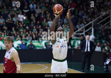 Avellino, Italien. 30 Dez, 2018. Foto Cafaro/LaPresse 30 Dicembre 2018 Milano, Italia sport Warenkorb Sidigas Avellino vs EA 7 Emporio Armani Milano - Campionato Italiano di Warenkorb Serie A PosteMobile, Spielzeit 2018/19. Nella Foto: Grüne Caleb (Sidigas Avellino). Foto Cafaro/LaPresse Dezember 30, 2018 Arezzo, Italien sport Warenkorb Sidigas Avellino vs EA 7 Emporio Armani Mailand - die Italienische Lega Basket Serie A PosteMobile, Saison 2018/2019. In der Pic: Grün Caleb (Sidigas Avellino). Credit: LaPresse/Alamy leben Nachrichten Stockfoto