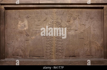 Alten sumerischen Artefakten des British Museum, London, mit Keilschrift Text und Schrift aus der alten assyrischen Region jetzt den Irak. Stockfoto