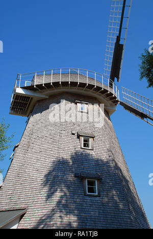 Windmühle bei Ahrenshoop, Darrs, Deutschland. Ahrenshoop ist eine Gemeinde in Mecklenburg-Vorpommern auf der Halbinsel Fischland-Darß-Zingst der Stockfoto