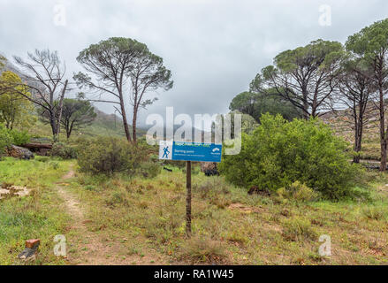 Cederberge, SÜDAFRIKA, 27. AUGUST 2018: Start der Felge von Afrika Wanderweg am Kliphuis Campingplatz am Pakhuis Pass in der cederberg Mounta Stockfoto