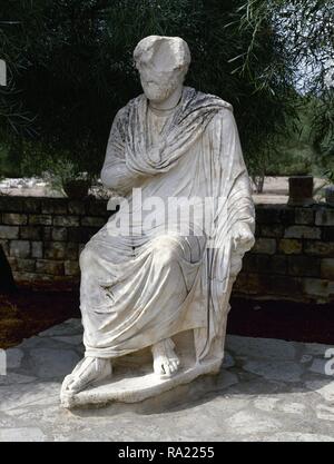 Marmor statue einer Römischen bekleidet. Lapidarium. Archäologische Stätte von gortyn. Insel Kreta. Griechenland. Stockfoto