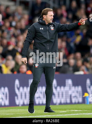 Southampton manager Ralph Hasenhuttl Gesten auf dem touchline während der Premier League Spiel im St. Mary's Stadium, Southampton. Stockfoto