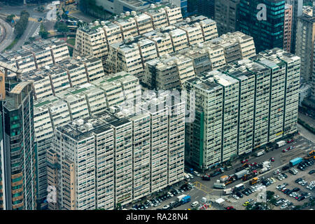 Der Mann Wan Sun Chuen Wohnsiedlung in Yau Ma Tei, Kowloon, Hong Kong ist eine der ältesten privaten Wohnsiedlungen, dating von 1965. Stockfoto