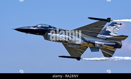 Belgier Luftwaffe F16 'Dark Vador' Display auf RIAT Stockfoto