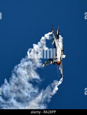 Belgier Luftwaffe F16 'Dark Vador' Display auf RIAT Stockfoto