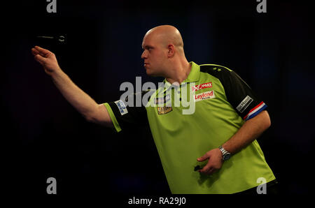 Michael van Gerwen bei Tag 15 der William Hill World Darts-WM im Alexandra Palace, London. Stockfoto