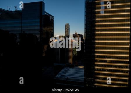 Einen erhöhten Blick auf die Skyline von Toronto Maple Leaf Platz in Toronto, Kanada gesehen. Stockfoto