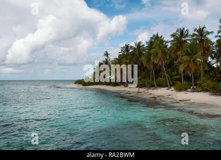 Tropisches Reiseziel: Johnny Cay Insel, in der Nähe der Insel San Andrés, Kolumbien. Okt 2018 Stockfoto