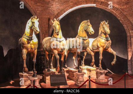 Venedig, Italien, 29. Mai 2016: Statuen und Denkmäler in Venedig dekorative Skulpturen Stockfoto