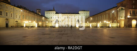 Piazza Castello und dem Palazzo Reale (Königspalast), Turin, Italien. Stockfoto