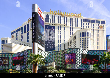 Anzeigen von Anlagen Hollywood Resort Hotel & Casino auf dem Strip, mit trendigen architektonischen Details und Celebrity show Werbung in Las Vegas, NV Stockfoto