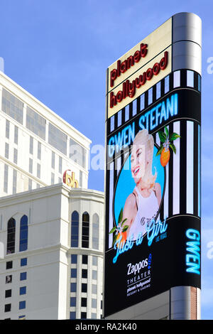 Riesige overhead Zeichen für Gwen Stefani durchführen an den Zappos Theater im Planet Hollywood Resort & Casino auf dem Strip in Las Vegas, NV Stockfoto