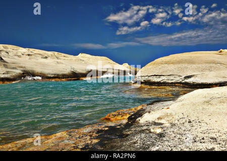 Schönen Strand von Sarakiniko, Insel Milos, Griechenland; das ist eine der schönsten griechischen Strände Stockfoto