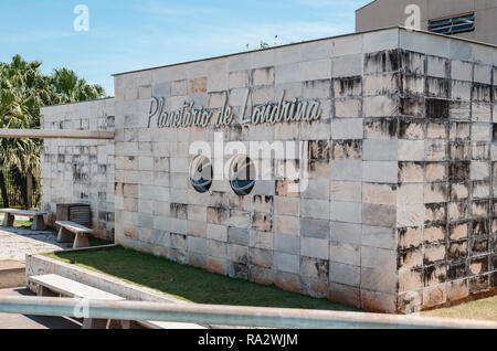 Londrina - PR, Brasilien - Dezember 12, 2018: Blau Planetarium in der Innenstadt (Planetario de Londrina). Stockfoto