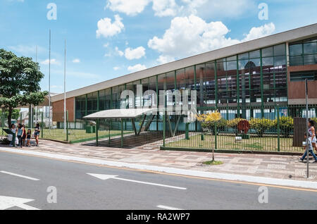 Londrina - PR, Brasilien - Dezember 12, 2018: Art Museum in der Innenstadt von "Museu de Arte de Londrina. Stockfoto