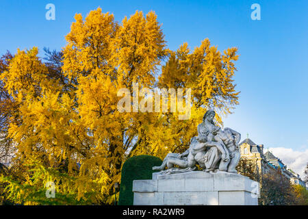 Weltkriege Opfer Mahnmal am Place de la République (Republik den Park oder den Platz) an einem sonnigen Tag des Herbstes, Straßburg, Frankreich. Stockfoto