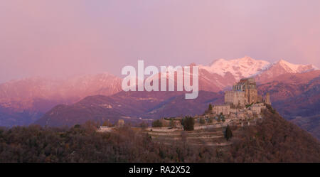 Der Saint Michael's Abbey, ist ein religiöser Komplex auf der Südseite des Val di Susa, die in der Nähe der Stadt Turin Region des nordwestlichen Italien Stockfoto