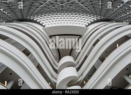 Atrium in der SAHMRI Gebäude in Adelaide. Das South Australian Gesundheit und medizinische Forschung Institut Stockfoto