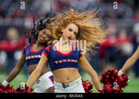 Houston, TX, USA. 30 Dez, 2018. Houston Texans Cheerleadern durchführen, bevor ein NFL Football Spiel zwischen der Jacksonville Jaguars und der Houston Texans an NRG Stadion in Houston, TX. Die Texaner gewannen das Spiel 20 zu 3. Trask Smith/CSM/Alamy leben Nachrichten Stockfoto