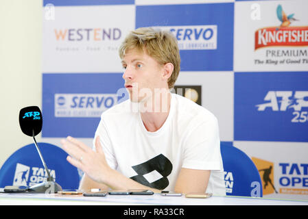 Pune, Indien. 31. Dezember 2018. Kevin Anderson aus Südafrika spricht mit der Presse über die Eröffnungs-Tag der Tata Open Maharashtra ATP Tennis Turnier in Pune, Indien. Credit: karunesh Johri/Alamy leben Nachrichten Stockfoto