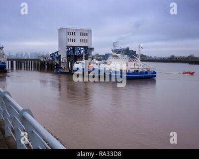 Woolwich, London, UK. 30 Dez, 2018. Dame Vera Lynn Fähre eine der beiden neuen Woolwich Ferry ist für die Wiederaufnahme des Dienstes Anfang 2019 Credit vorbereitet: Martyn Goddard/Alamy leben Nachrichten Stockfoto