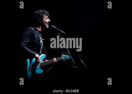 Rom, Italien. 30 Dez, 2018. Max Gazze' führt live auf der Bühne sein "Favola d'Adamo Eva' Tour 2018 im Auditorium Parco della Musica am 30. Dezember 2018 Ed. Credit: Giuseppe Maffia/Alamy leben Nachrichten Stockfoto