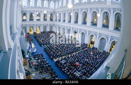 Hamburg, Deutschland. 31 Dez, 2018. Anzeigen der Teilnehmer an der Sitzung einer ehrbaren Kaufmann (VEEK) in der Handelskammer Hamburg. Quelle: Axel Heimken/dpa/Alamy leben Nachrichten Stockfoto