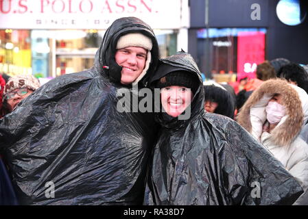 New York, USA. 31. Dez 2018. Der Times Square New Year's Eve ball bereit für 2019 Credit: Itzik Roytman/Alamy leben Nachrichten Stockfoto