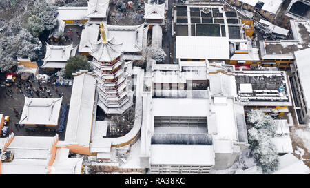 Nanjing, Nanjing, China. 1 Jan, 2019. Nanjing, China - schweren Schnee hits Nanjing in der Provinz Jiangsu. Credit: SIPA Asien/ZUMA Draht/Alamy leben Nachrichten Stockfoto