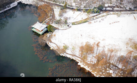 Nanjing, Nanjing, China. 1 Jan, 2019. Nanjing, China - schweren Schnee hits Nanjing in der Provinz Jiangsu. Credit: SIPA Asien/ZUMA Draht/Alamy leben Nachrichten Stockfoto