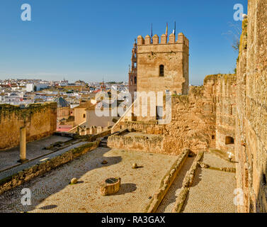 CARMONA SPANIEN INNERE DER FESTUNG DES tores von Sevilla eine Burg gebaut in römischen Zeiten Stockfoto