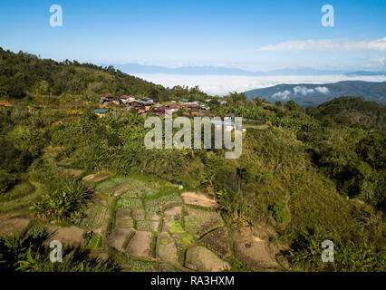 KYAING TONG, MYANMAR - ca. Dezember 2017: Luftaufnahme der Naung Cho Wa Dorf in der Nähe von Kyaing Tong in Myanmar Stockfoto