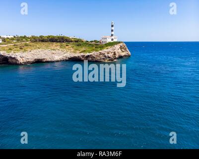 Luftaufnahme, Leuchtturm Portocolom, Punta de ses Crestes, Potocolom, Mallorca, Balearen, Spanien Stockfoto