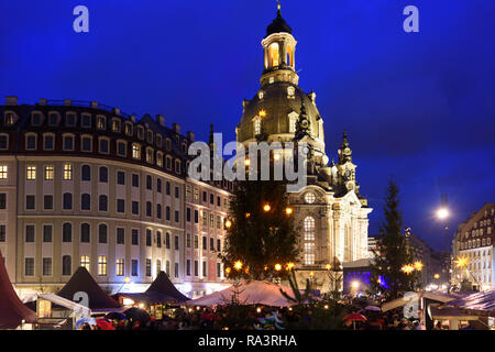 Dresden: Frauenkirche Kirche (Kirche unserer Dame), Quadrat Neumarkt, Weihnachtsmarkt, Sachsen, Sachsen, Deutschland Stockfoto