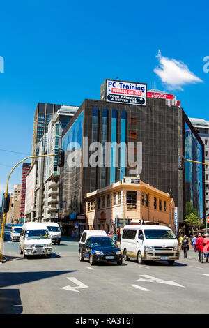 Johannesburg, Südafrika - 17. Oktober 2012: Gebäude und Straßen von Johannesburg Stockfoto