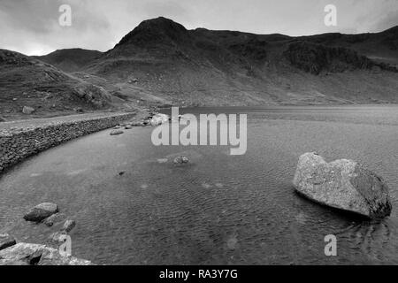 Blick über Hebel Wasser, Copper Mines Tal über Coniston Stadt, Nationalpark Lake District, Cumbria, England, Großbritannien Stockfoto