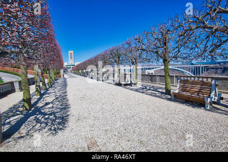 Niagara City Downtown und hotel zone mit Blick auf einen malerischen Niagara Wasserfälle Stockfoto