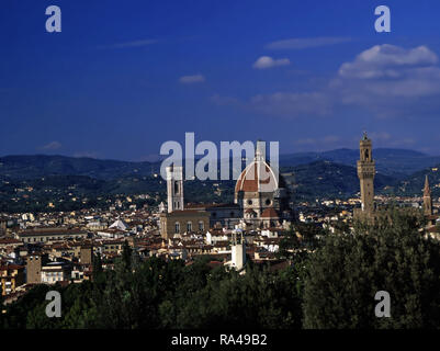 Blick auf den Florentiner Dom von Boboli Gärten, Italien Stockfoto