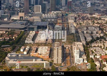 Antenne: Europa viertel vor der Messe und der Frankfurter Skyline. Stockfoto