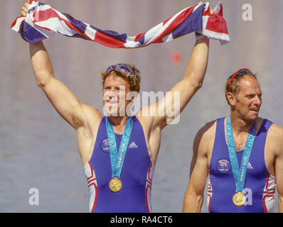 Sydney, Australien, GBR M 4-, Goldmedaillengewinner bei den Herren vier, Links, James CRACKNELL, und Steve Redgrave, 2000 Olympische Regatta, West Lakes Penrith. NSW. [Pflichtfeld Kredit. Peter Spurrier/Intersport Bilder] Stockfoto