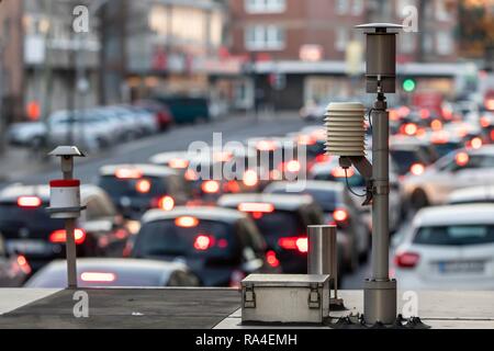 Der Gladbecker Straße in Essen, B 224, einem stark belasteten innerstädtischen Straße in Essen, Teil eines möglichen diesel Fahrverbot Zone Stockfoto