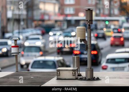 Der Gladbecker Straße in Essen, B 224, innerstädtische Straße in Essen stark verschmutzt, die von Luftverschmutzung, Teil eines möglichen Diesel Stockfoto