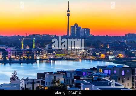 See Phoenix im Dortmunder Stadtteil Hörde, ein künstlicher See auf dem Gelände des ehemaligen Stahlwerks Phoenix-Ost Stockfoto