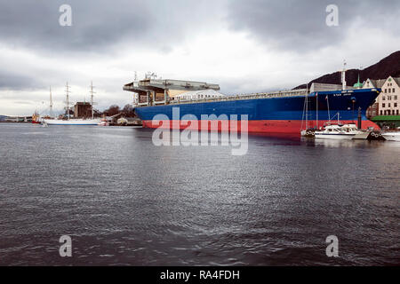 Neubau bulk carrier Star Java neben in Bergen Hafen für ihre Taufe. Bergen, Norwegen Februar 2007. Stockfoto