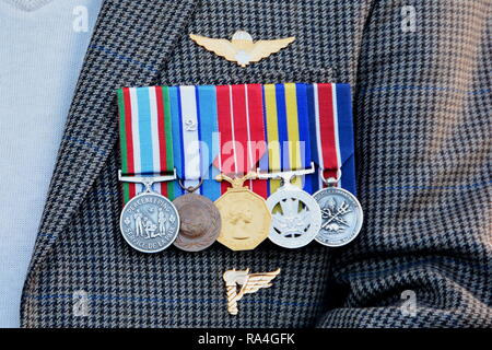 Soldat am Tag der Erinnerung mit seinen Medaillen Stockfoto