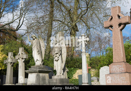 Gräber East Highgate Friedhof London England Stockfoto