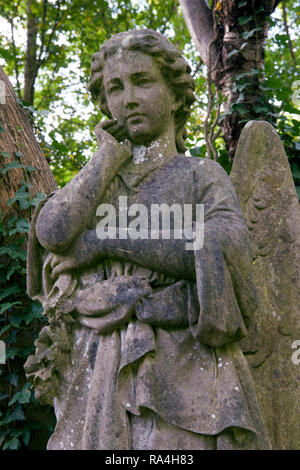 Stein Engel East Highgate Friedhof London England Stockfoto