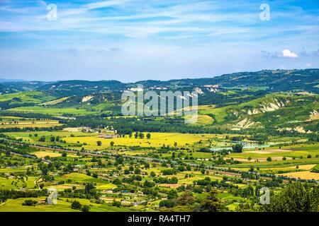 Orvieto, Umbrien/Italien - 2018/05/26: Panorama der Region Umbrien von der historischen Altstadt von Orvieto gesehen Stockfoto